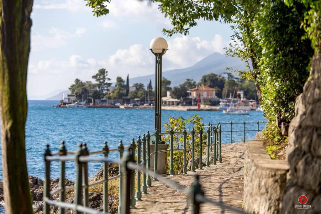 Seaview „megan“ With Sunny Terrace Apartment